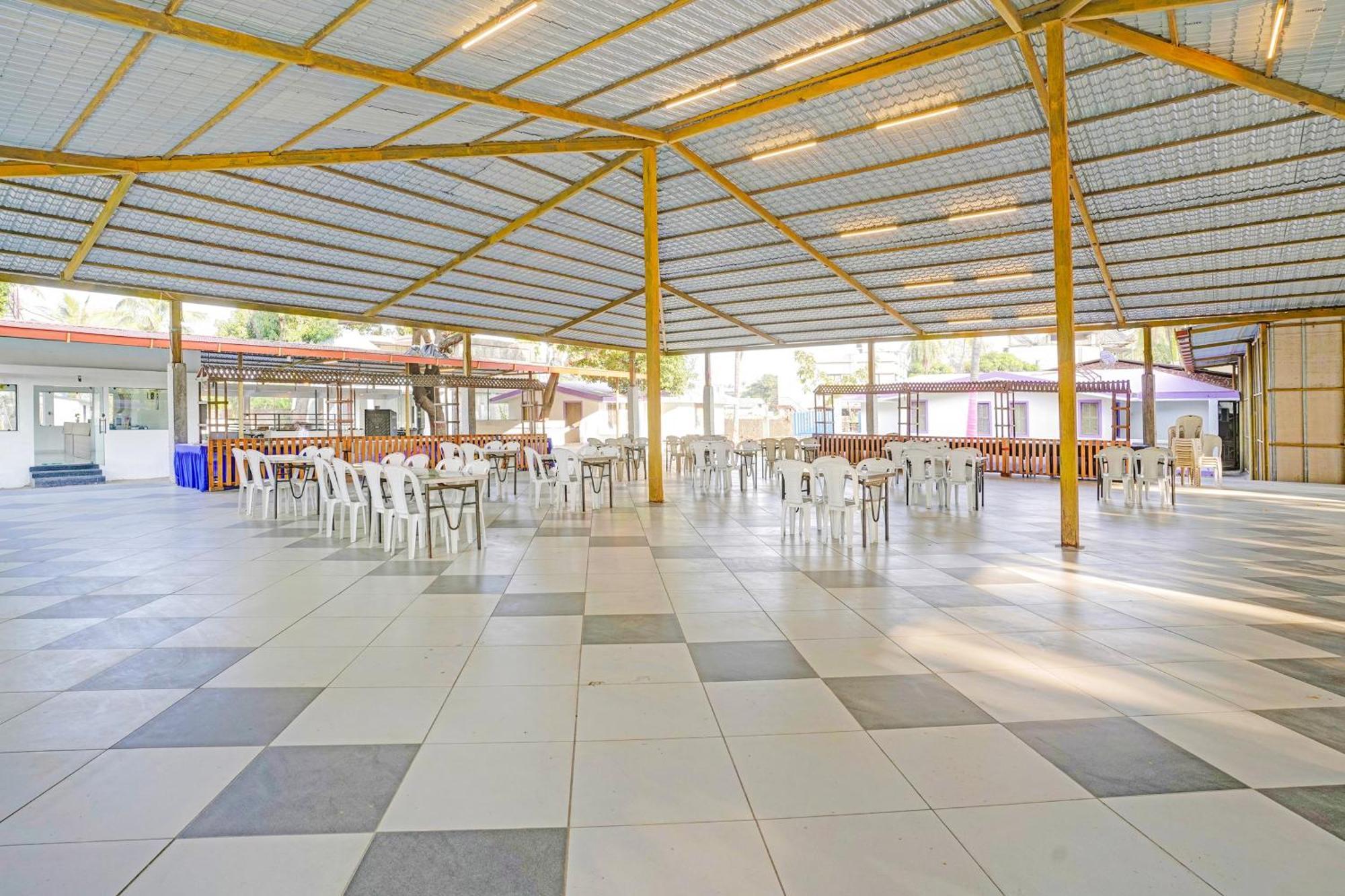 Collection O 83541 Hotel Summer House Daman Exterior foto
