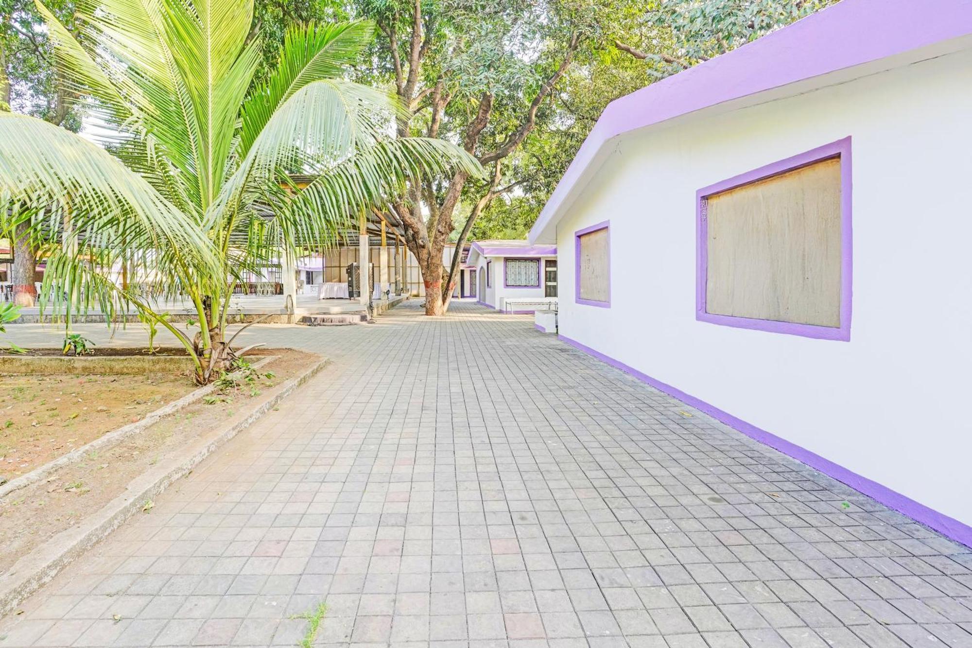Collection O 83541 Hotel Summer House Daman Exterior foto